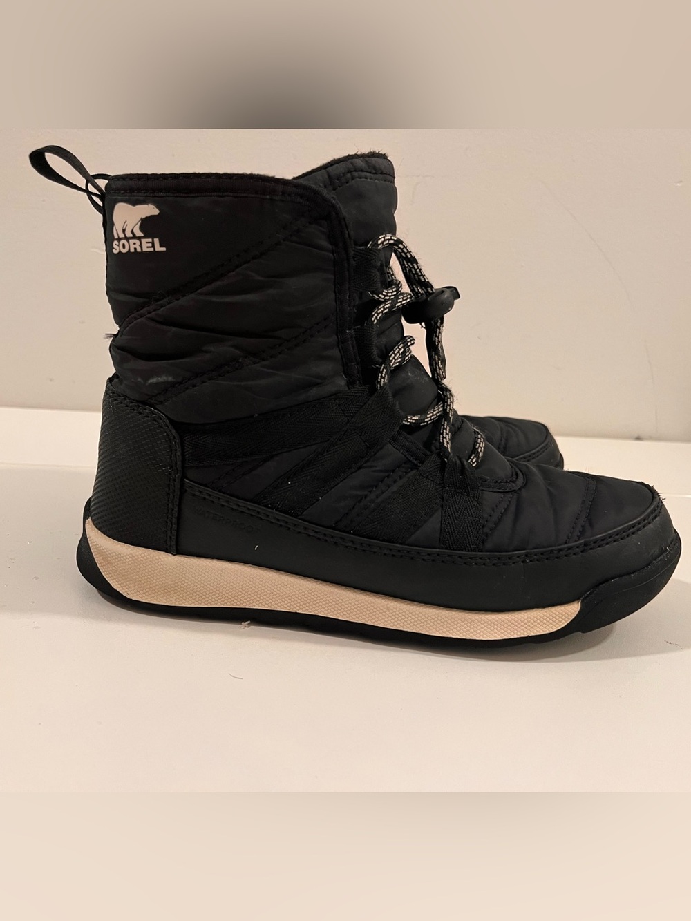 SOREL Kids' Whitney II Short Lace Waterproof Boot.
size 3